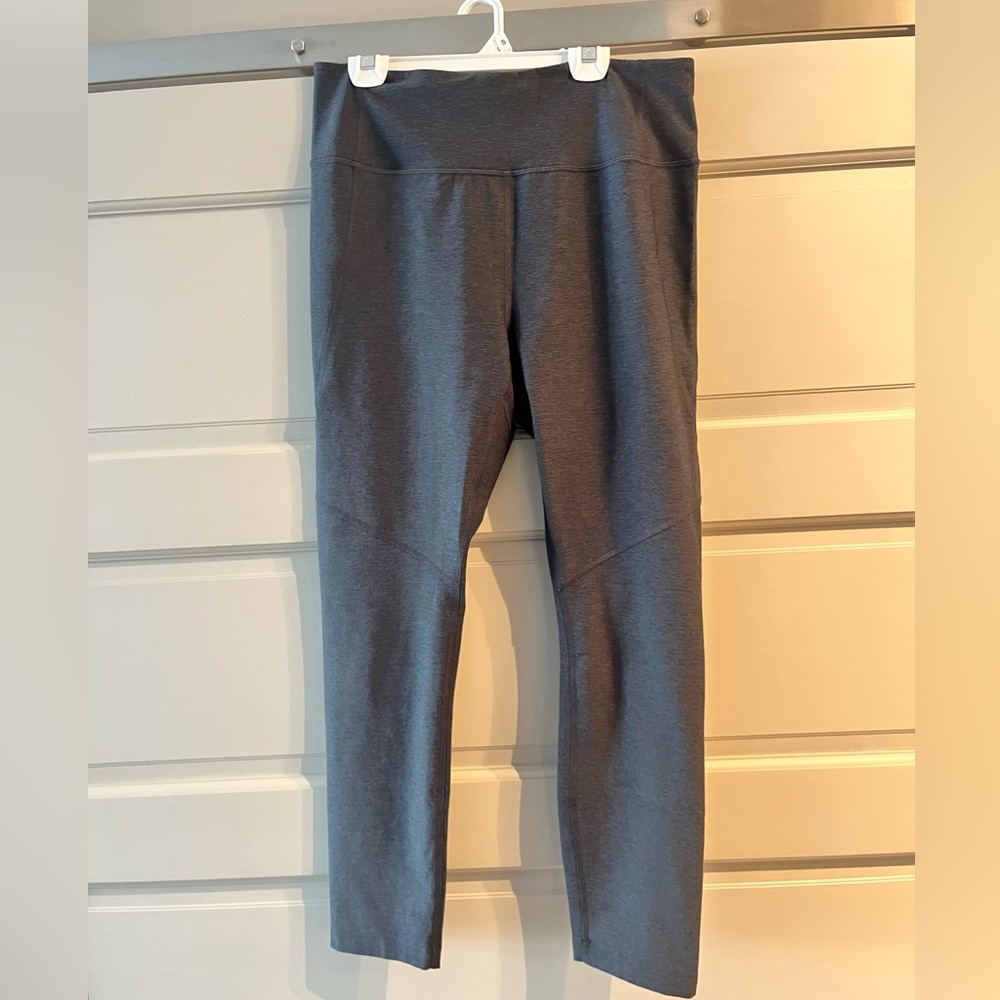 Never worn Outdoor Voices charcoal 7/8 leggings L